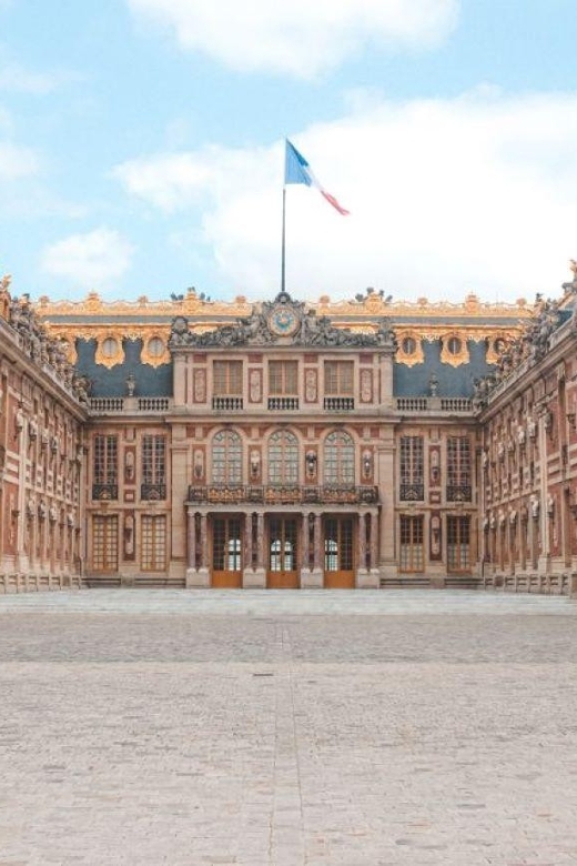 Paris: Private Paris Tour in an Electric Vehicle - Highlight Your Exploration