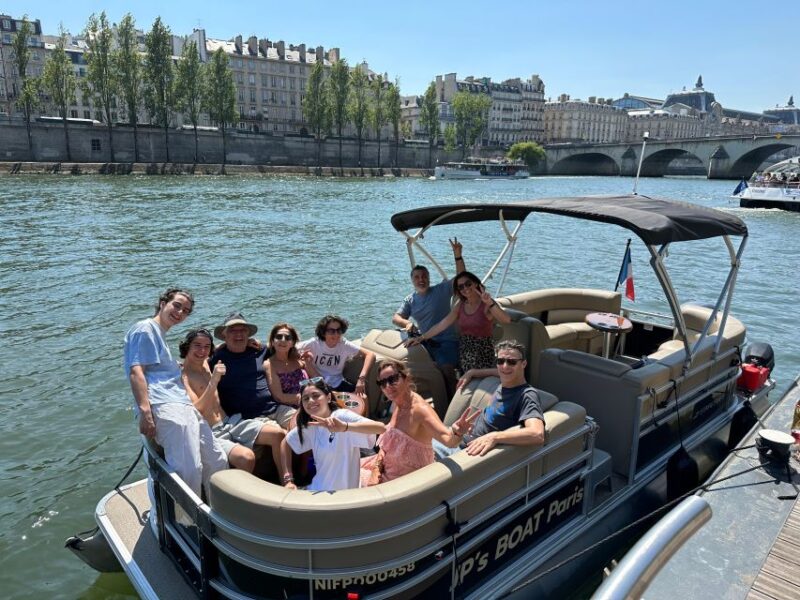 Paris: Private Seine River Cruise - Admiring Iconic Parisian Landmarks