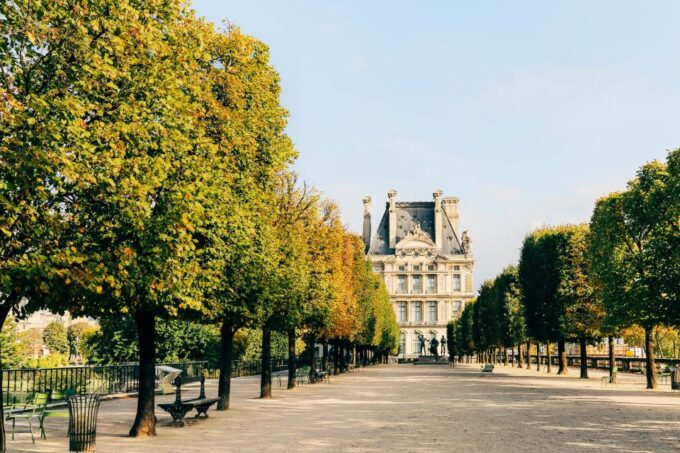 Paris: Private Tour With Locals – Highlights & Hidden Gems - Accessibility Considerations