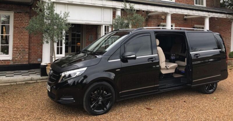 Paris: Private Transfer to or From Le Bourget Airport - Personalized Welcome Service