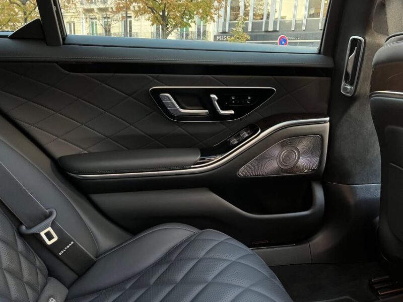 Paris: Private Transportation to Historic Monuments - Private Limousine Transportation