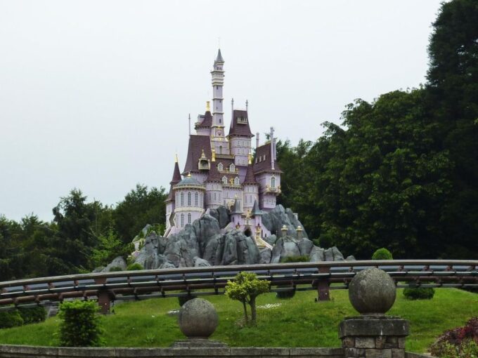 Paris: Private Van Transfer From CDG Airport to Disneyland - Preparing for the Transfer