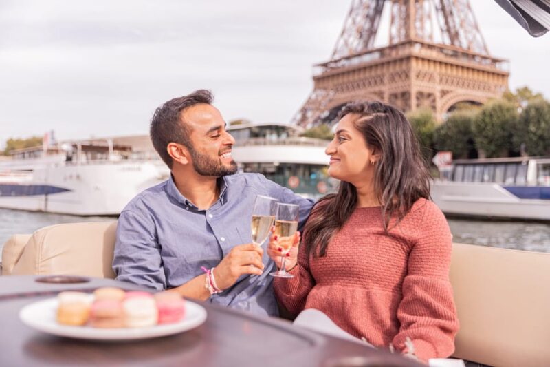 Paris Proposal / Private River Cruise + Photographer 1h - Personalization Options