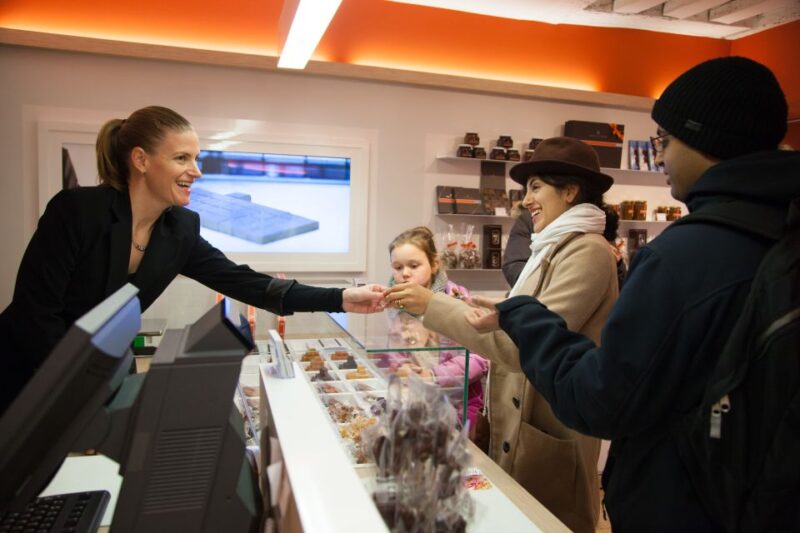 Paris: Pure Chocolate Walking Tour - Chocolate Tasting Experience