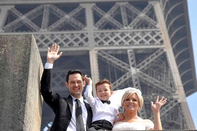 Paris Renew Your Wedding Vows Experience With Professional Photographer - Attending Guests