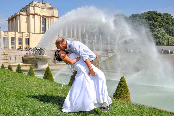 Paris Renew Your Wedding Vows Experience With Professional Photographer - Accessibility and Weather