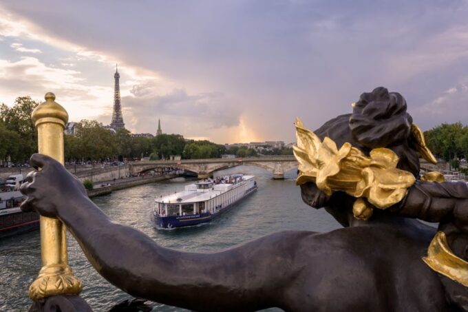 Paris: Romantic Cruise With 3-Course Dinner on Seine River - Accessibility and Mobility Considerations