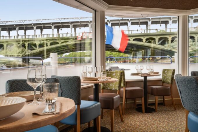 Paris: Romantic Cruise With 3-Course Dinner on Seine River - Policies and Restrictions