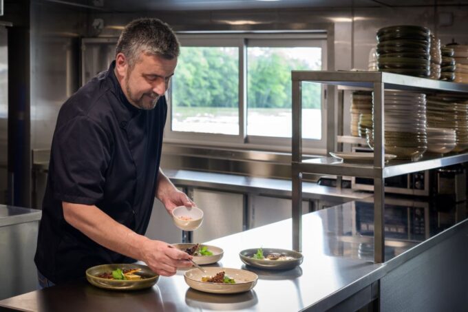 Paris: Romantic Cruise With 3-Course Dinner on Seine River - Frequently Asked Questions