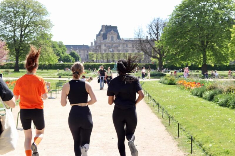 PARIS : Running Tour Experience (Montmartre, Eiffel Tower..) - Meeting and Itinerary