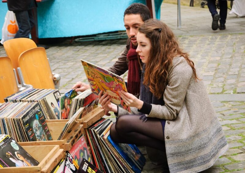 Paris: Saint Ouen Flea Market Guided Tour - Itinerary Highlights