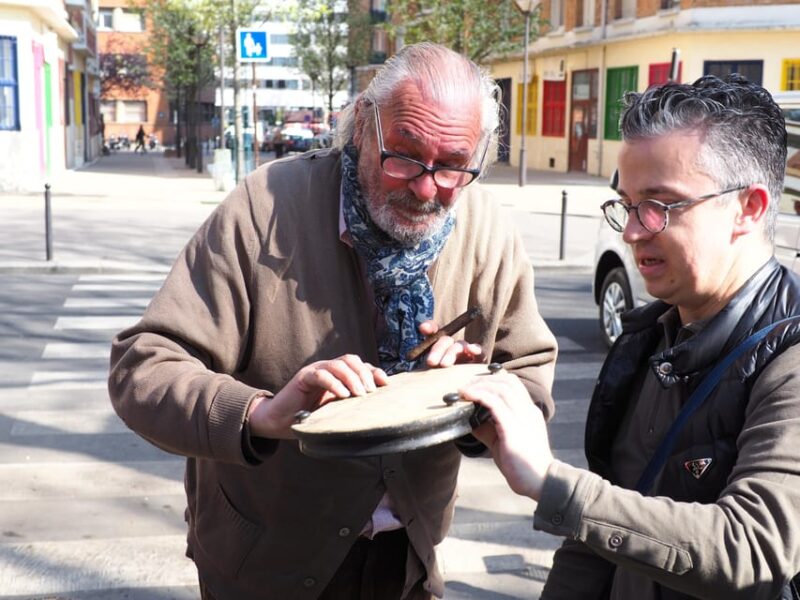 Paris: Saint Ouen Flea Market Guided Tour - Expert Guide and Insights