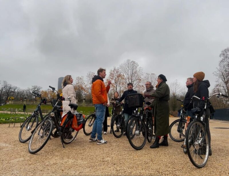 Paris: Secret City Bike Tour Off the Tourist Path - Exploring Palais-Royal