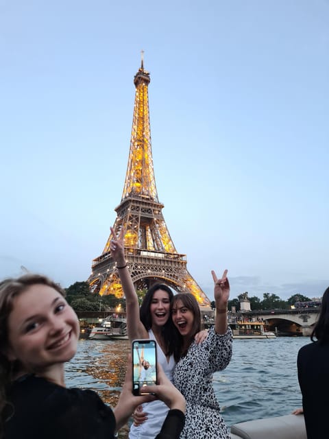 Paris: Seine Escape - Private Cruise For The Solo Traveller - Key Points