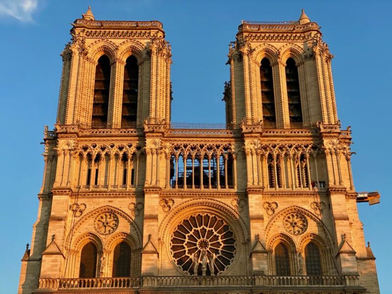 Paris: Seine & Notre-Dame Self-Guided Tour & VR Experience - Explore Landmarks Along the Seine