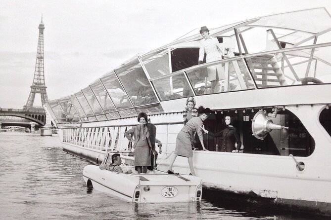 Paris Seine River Dinner Cruise With Live Music by Bateaux Mouches - Accessibility and Additional Information