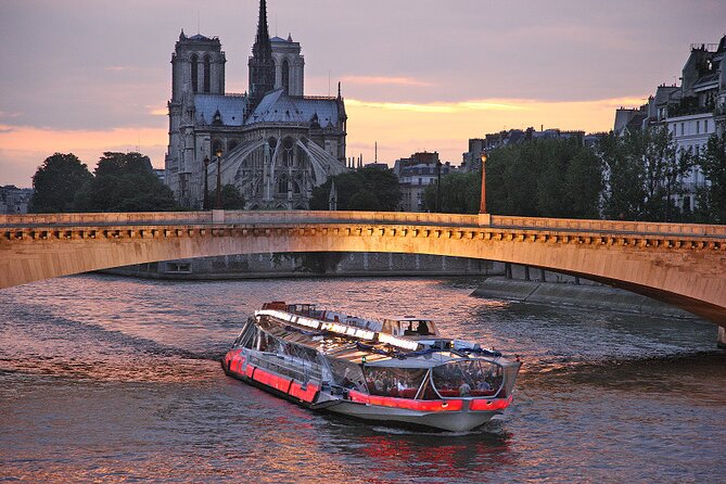 Paris Seine River Dinner Cruise With Live Music by Bateaux Mouches - Reservations and Group Bookings