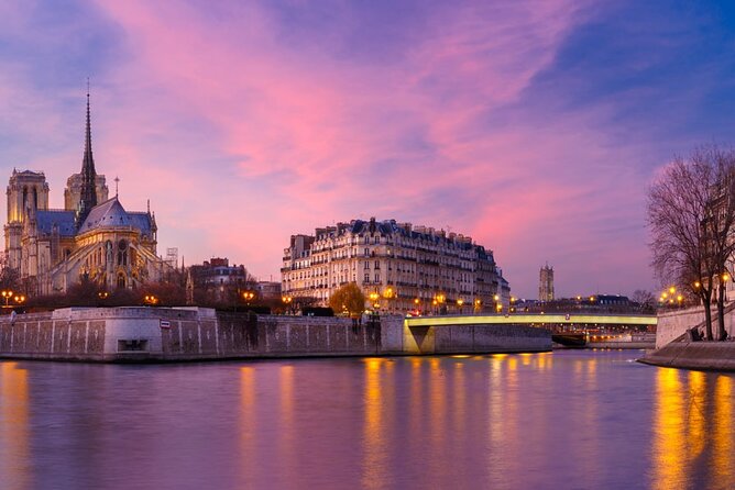 Paris Seine River Dinner Cruise With Rooftop and Live Singer - Panoramic River Views