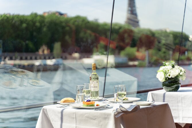 Paris Seine River Lunch Cruise by Bateaux Mouches - Musical Entertainment