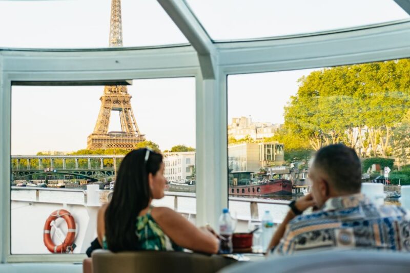 Paris: Seine River Panoramic Views Dinner Cruise - Freshly Prepared Meals