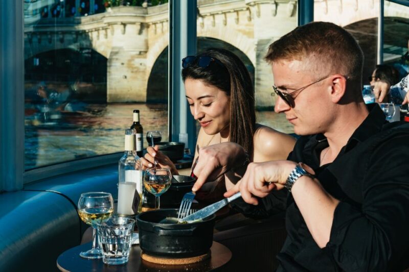 Paris: Seine River Panoramic Views Dinner Cruise - Temperature-Controlled Salon