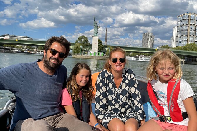 Paris Seine River Private Boat Tour - Tour Duration and Schedule