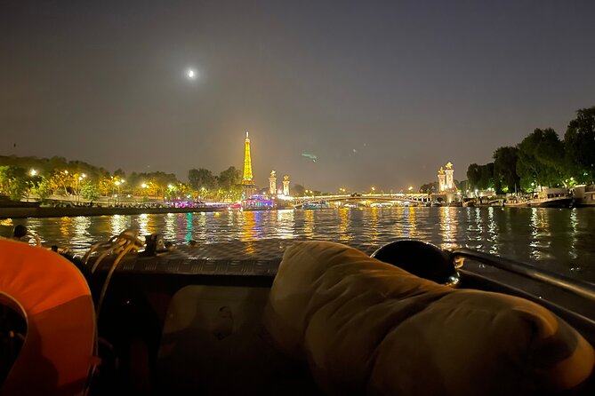 Paris Seine River Private Boat Tour - Private Boat Amenities