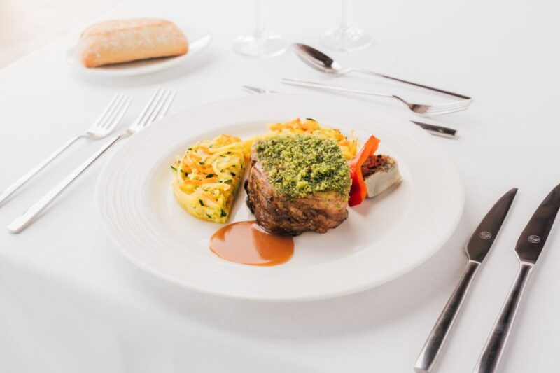 Paris: Sightseeing Cruise on the Seine With 3-Course Lunch - Key Points