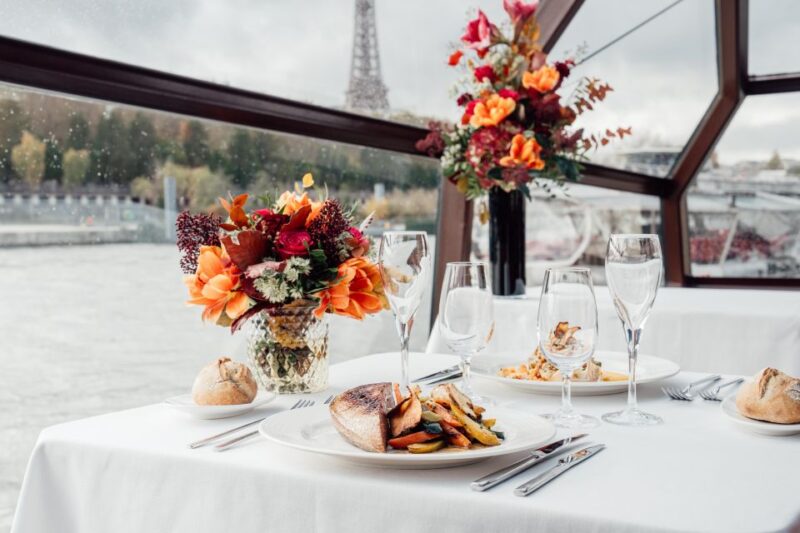 Paris: Sightseeing Cruise on the Seine With 3-Course Lunch - Highlights of the Cruise