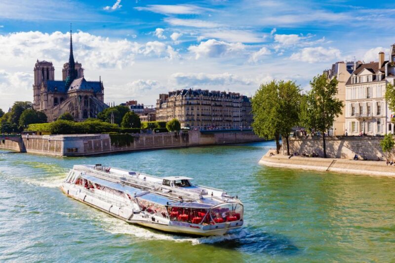Paris: Sightseeing Cruise on the Seine With 3-Course Lunch - Included in the Package