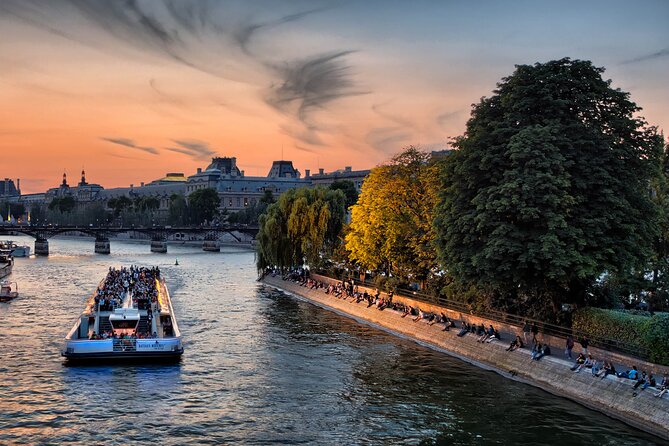 Paris Sightseeing Cruise With Champagne by Bateaux Mouches - Inclusions and Exclusions