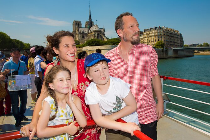 Paris Sightseeing Cruise With Champagne by Bateaux Mouches - Boarding the Riverboat