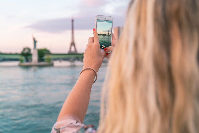 Paris Sightseeing Cruise With Champagne by Bateaux Mouches - Cruising Past Landmarks