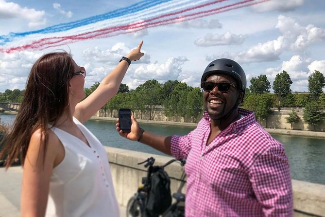 Paris Sightseeing Family Friendly Guided Electric Bike Tour - Meeting Details