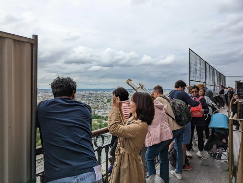 Paris: Skip-the-Line Eiffel Tower and Trocadero Gardens Tour - Tour Experience