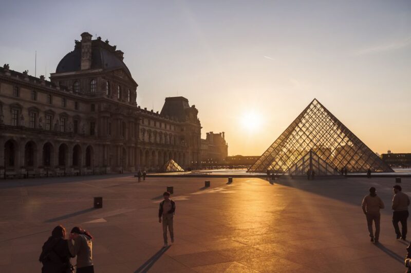 Paris: Skip-The-Line Louvre Highlights Tour With Mona Lisa - Iconic Artworks