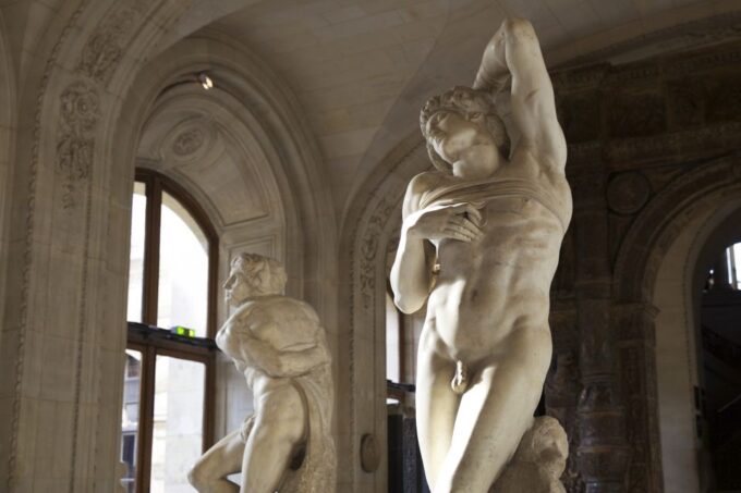 Paris: Skip-The-Line Louvre Highlights Tour With Mona Lisa - Tour Language