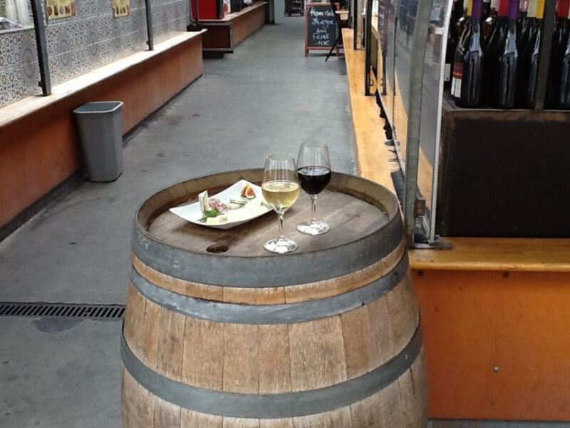 Paris: Small-Group Cheese and Wine Tasting in Le Marais - Cheese and Wine Tasting