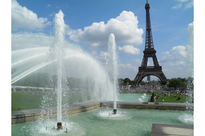 Paris Small Group Tour With River Seine Lunch Cruise From London - Expert Guide and Group Size