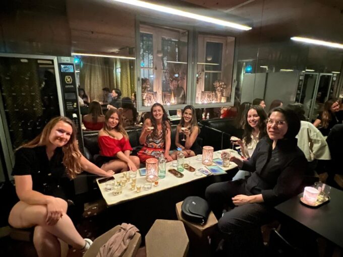 Paris :Solo Travellers Meet-Up and Explore Fun, Great Bars - Directions