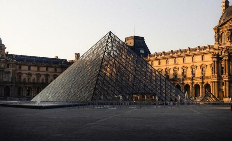 Paris Stars Here - Small-Group Tour, Notre-Dame to Louvre - Guide Expertise