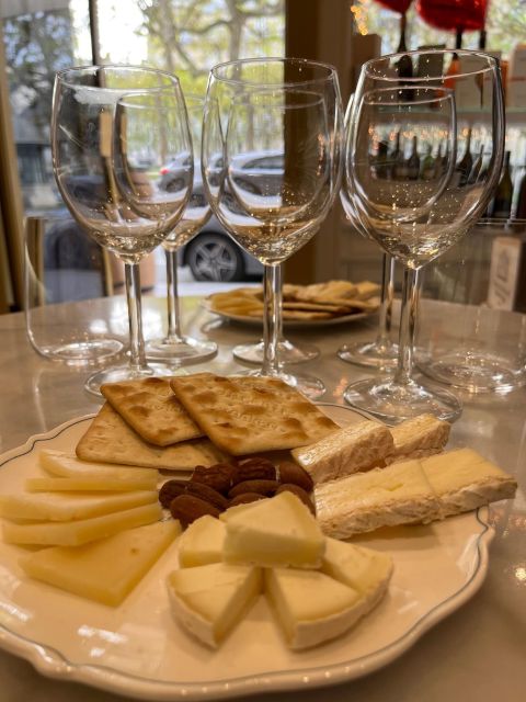 Paris: Tasting of 3 Wine and 3 Cheese - Meet the Instructor: Alejandras Expertise and Passion