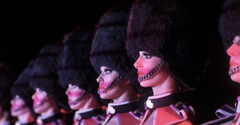 Paris: the Crazy Experience, a VIP Tour of the Cabaret - Champagne and Appetizers