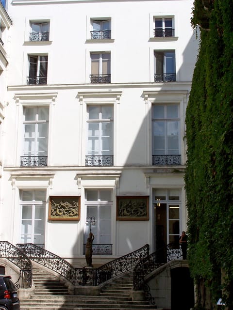 Paris: The Marais Contemporary Art Trail Walking Tour - Guide and Insights