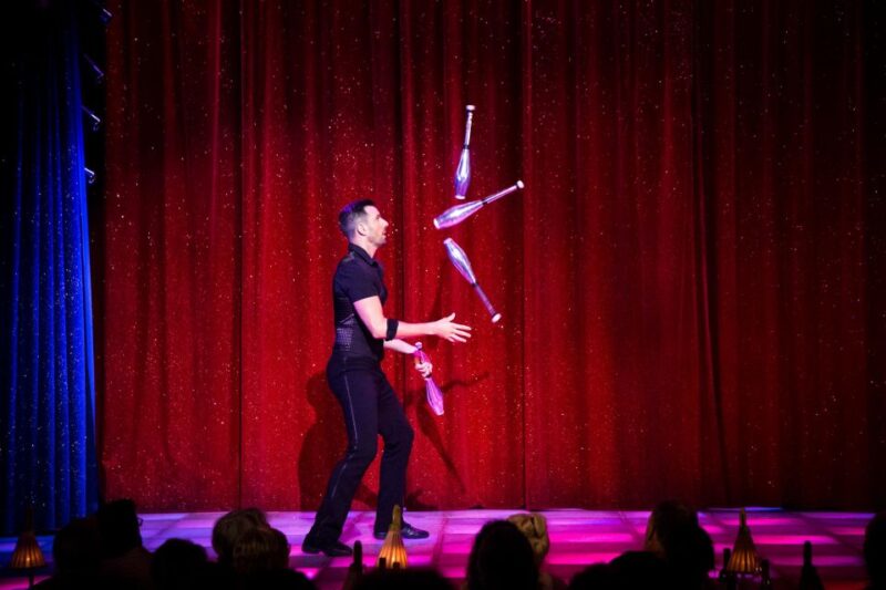 Paris: the New Eve Cabaret Show With Champagne - Captivating Choreography and Comedy