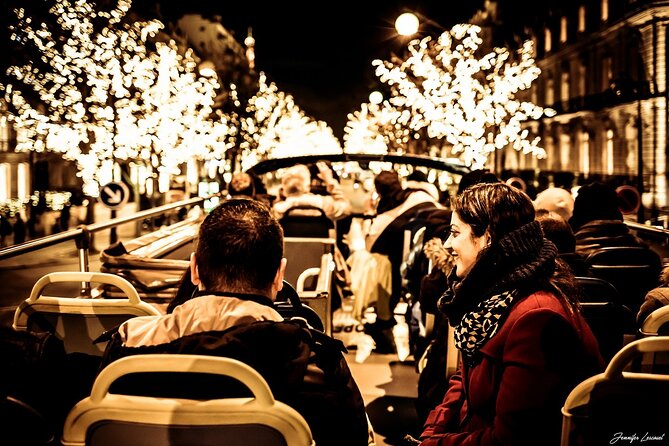 Paris Tootbus Christmas Tour - Champs-Élysées and Eiffel Tower