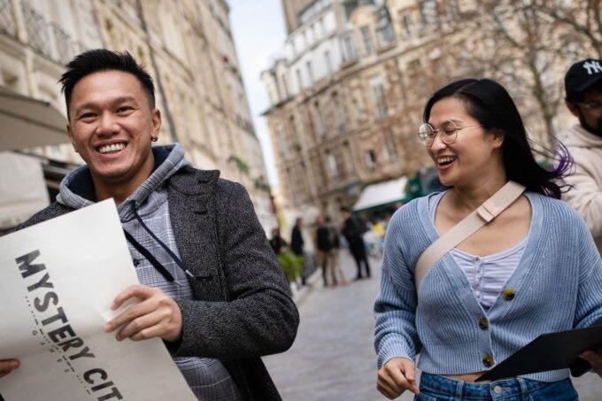 Paris: Treasure Hunt & Walking Tour Marie Curies Secret - Inclusive for Friends and Families