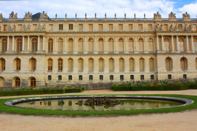 Paris: Versailles and Giverny PRIVATE Round Trip With Pickup - Exploring the Palace of Versailles