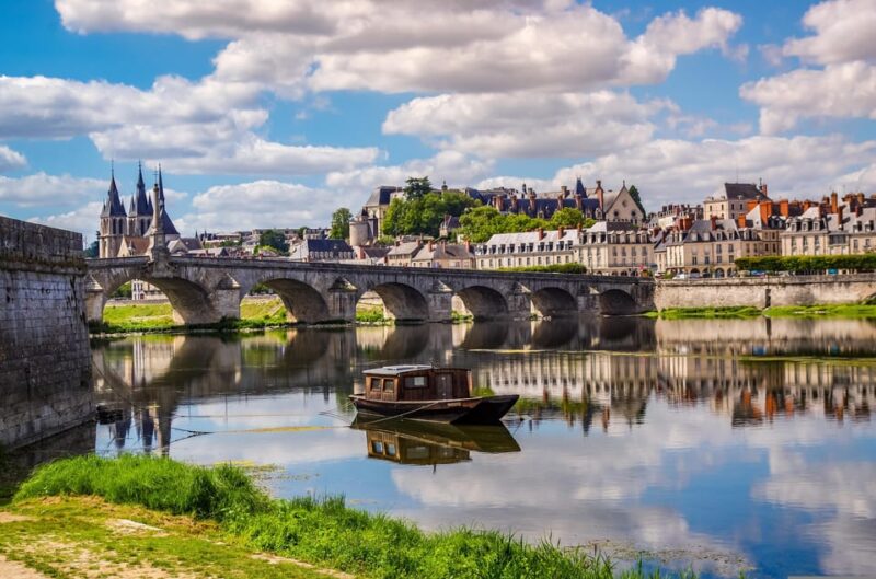 Paris VIP: Loire Valley Chauffeur Driven Full Day Tour 12hrs - Cancellation Policy