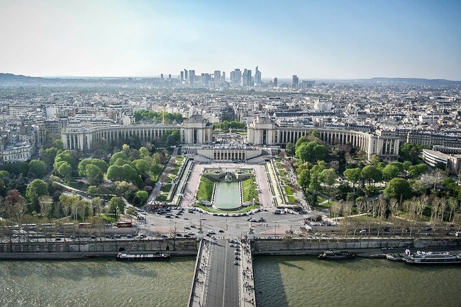 Paris Virtual Reality Flyover and Audio Tour - Inclusions in the Package
